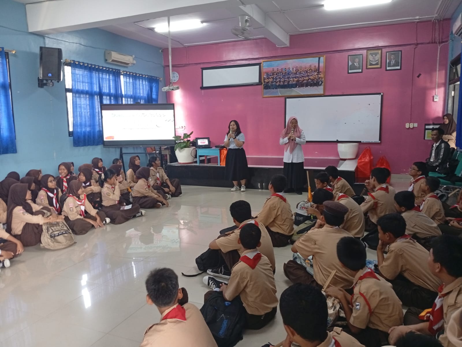 Roadshow Workshop Membaca Ke SMP Negeri 148 Jakarta